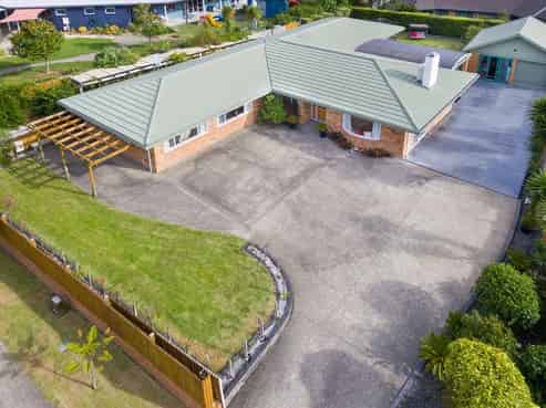 193 Whitford Road, Shamrock Park