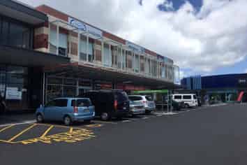 HOBSONVILLE'S LAST RETAIL UNIT - MOVE IN NOW