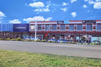 HOBSONVILLE'S LAST RETAIL UNIT - MOVE IN NOW