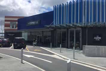HOBSONVILLE'S LAST RETAIL UNIT - MOVE IN NOW