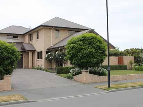 6 Titirangi Crescent, Parklands