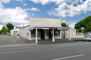 IDEAL HIGH PROFILE RETAIL