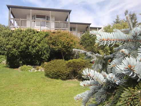 1692B Cust Road, Cust