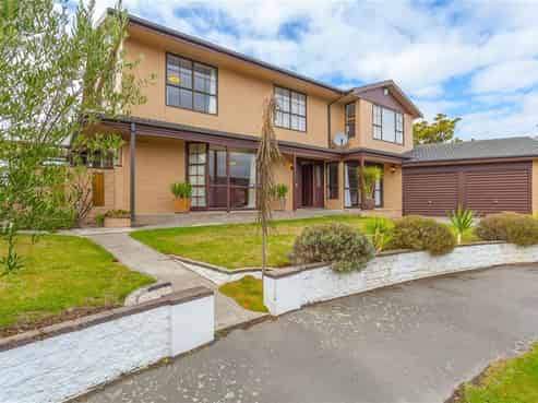 4 Larkhill Place, Russley