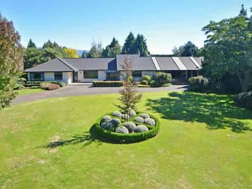 15 Willow Park Drive, Opaki