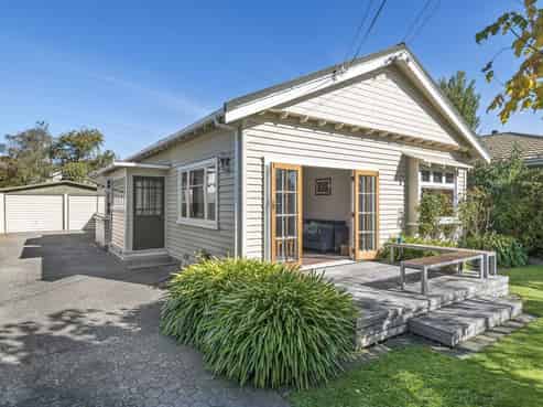 60 Sandwich Road, Beckenham