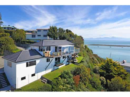 68 Queens Road, Stepneyville