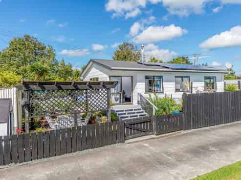 18A Parakai Avenue, Parakai