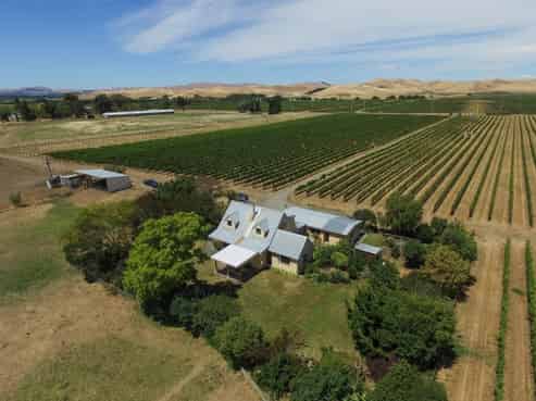 2061 Maraekakaho Road, Raukawa