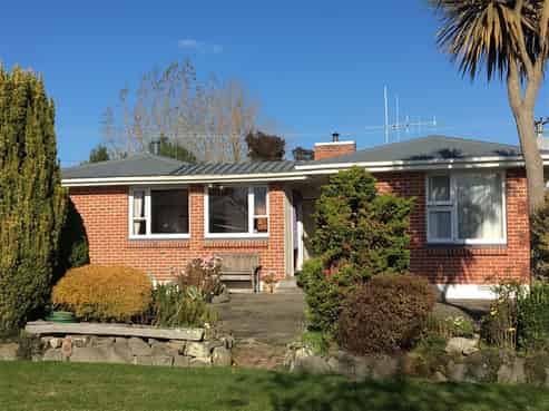 6 Gladstone Road, Hadlow