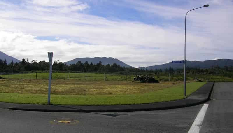 2 Sutton Road, Kaiata