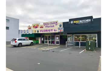 LEASEHOLD INVESTMENT - CORNER IS KING