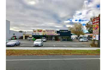 LEASEHOLD INVESTMENT - CORNER IS KING