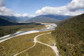 1 Paringa River Area, Bruce Bay