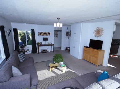 8 Roberts Road, Islington