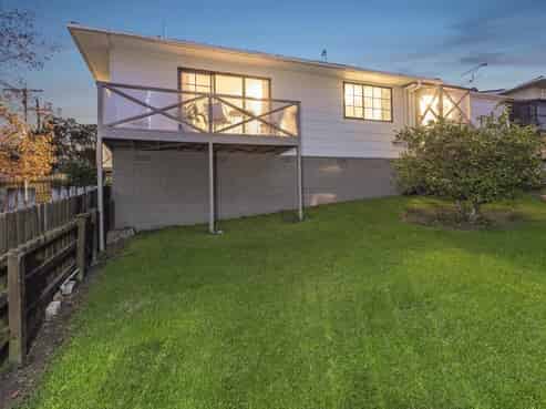 5 Denarius Lane, Glendene