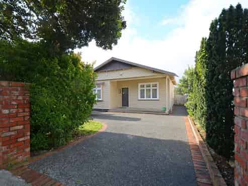 1 Malone Road, Waterloo