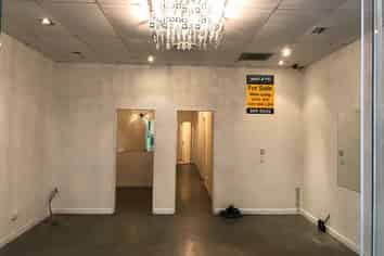 73sqm Retail/Office in Newmarket + 2 carparks