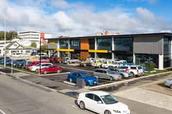 Superior first floor office premise