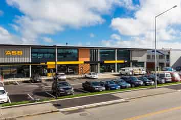 Superior first floor office premise