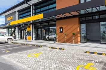 Superior first floor office premise