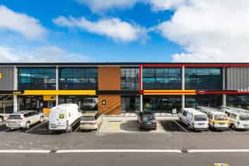 Superior first floor office premise