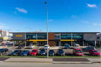 Superior first floor office premise