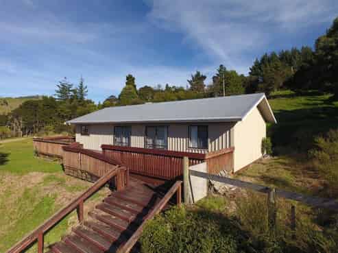 679 Te Waitere Road, Taharoa