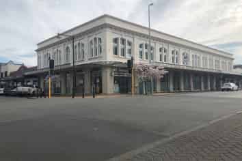 Convenient CBD location