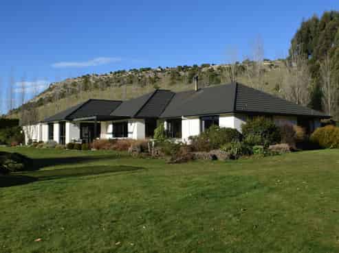 15 Springhill Road, Enfield and Surrounds