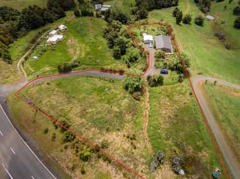 6838 State Highway 12, Omapere