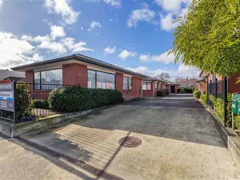 2/32 Gibbons Street, Upper Hutt