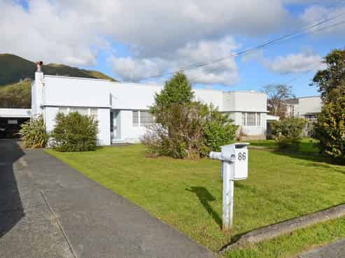 86 Waiwhetu Road, Waterloo