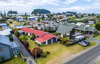 208 Sylvia Road, Whangamata