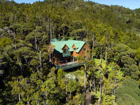 121 Lone Kauri Road, Karekare