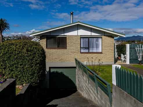 32A Simons Street, Moturoa