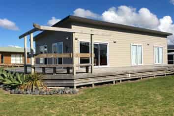 186 Ngaio Drive, Matarangi