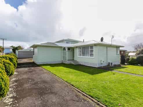 230 Omata Road, Spotswood