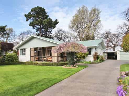 477 Avonhead Road, Avonhead