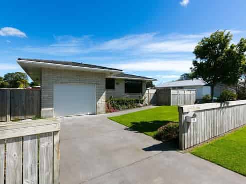 15 Lantana Avenue, Bell Block