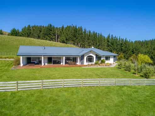 34 Waipuka Road, Waimarama