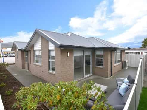 2A Bruce Street, Roslyn