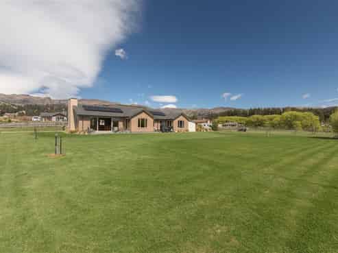 13 Harris Place, Luggate