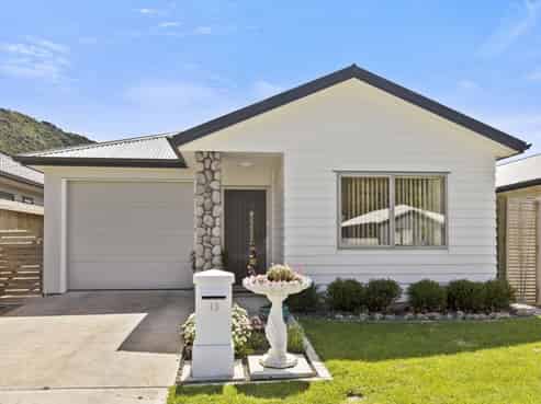 15 Te Toru Street, Taita