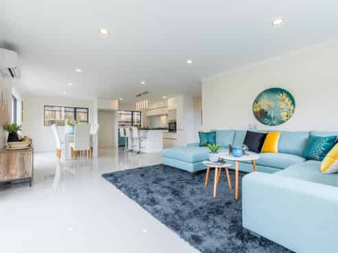 9 Netherlands Avenue, Kelston