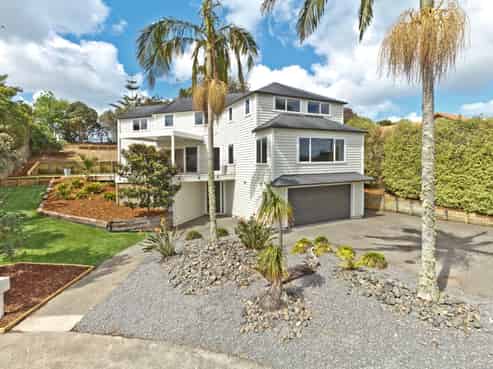 13 Emerald Way, Rosedale