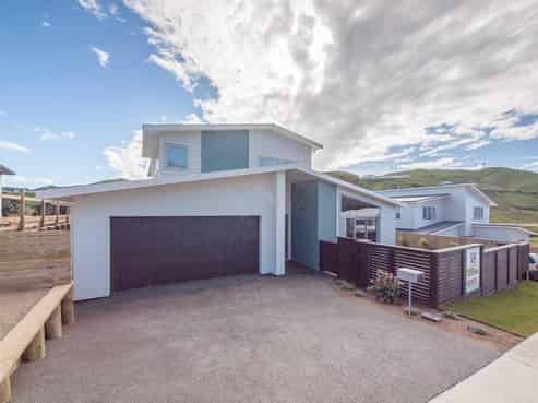 10 Crompton Avenue, Churton Park