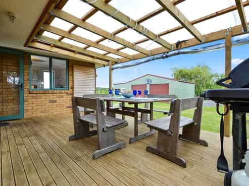 373 Masters Road, Aka Aka