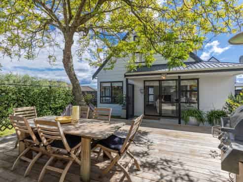 2/195 Abbotts Way, Remuera