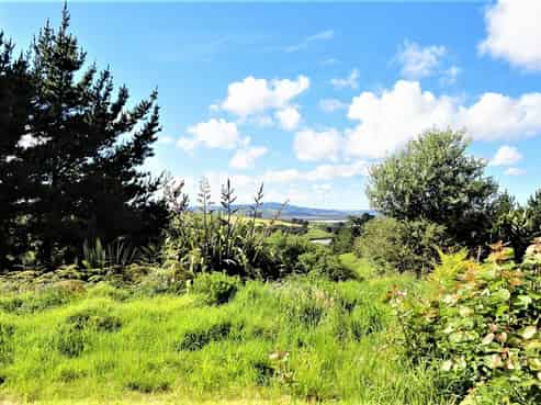 168 Run Road, Wharehine